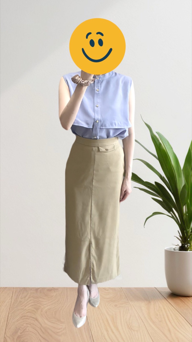 エアークローゼットで届いたラベンダーのノースリーブブラウスとベージュのタイトスカート。上下ともレンタルの服で組んだコーデ